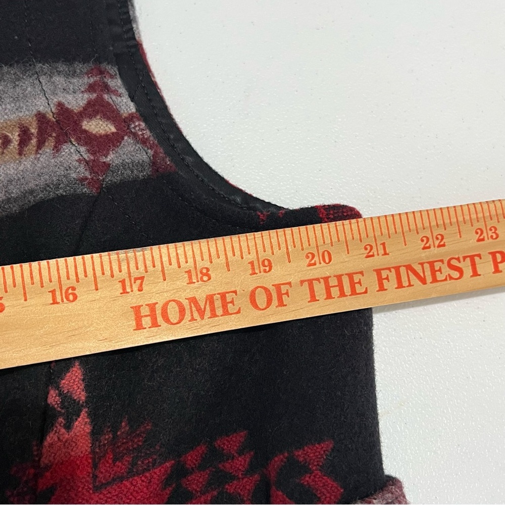 Pendleton Black and Red Patterned Vest - image 10